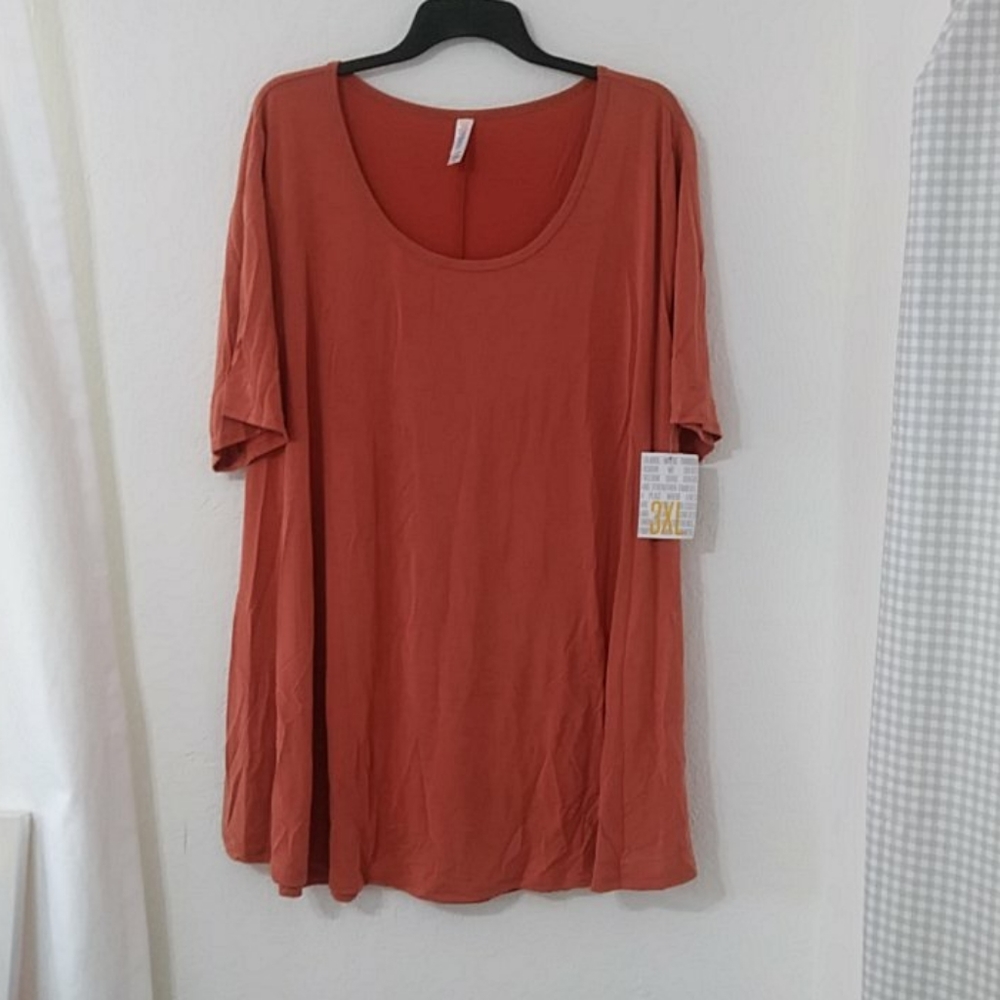 Short sleeve tee shirt